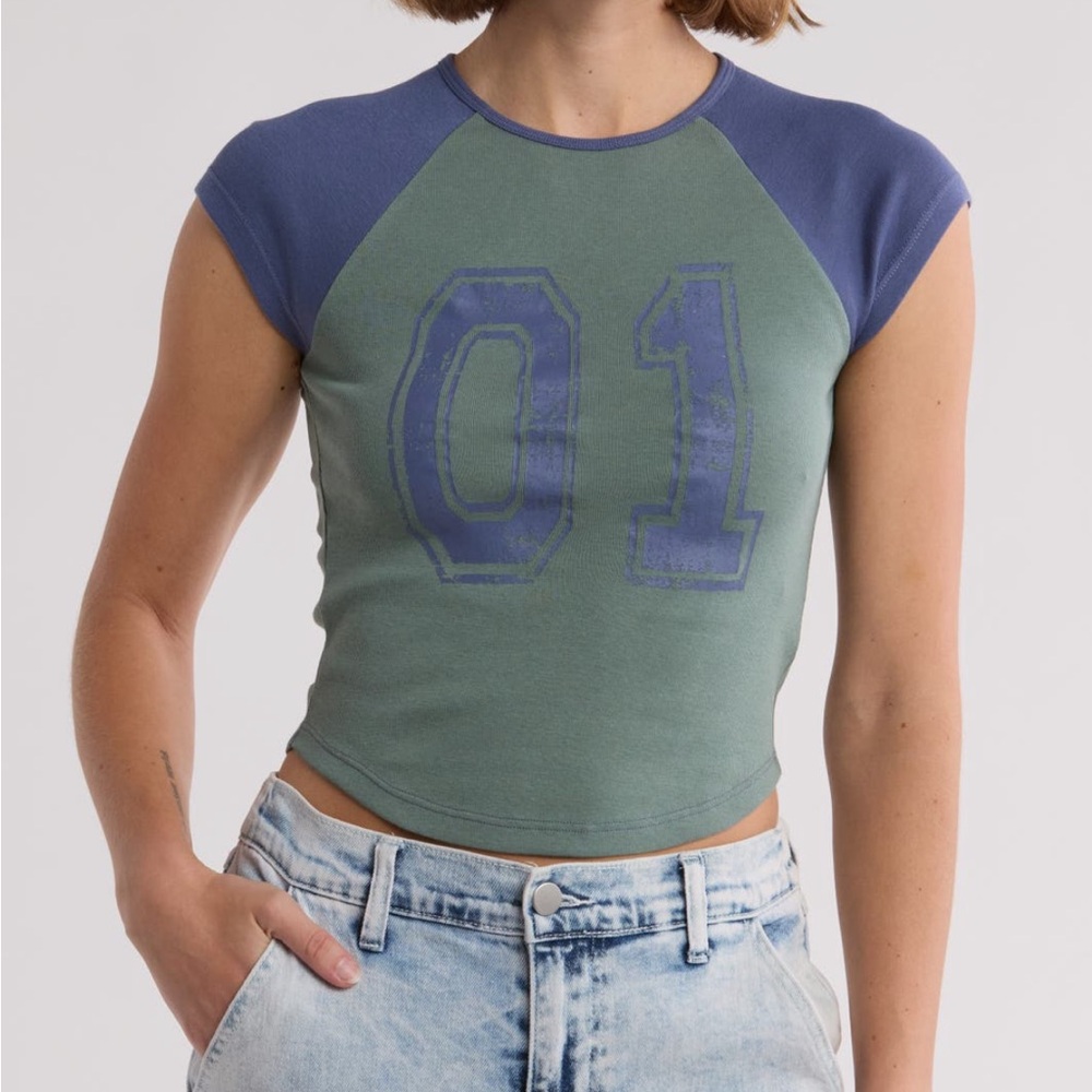 Raglan t shirt